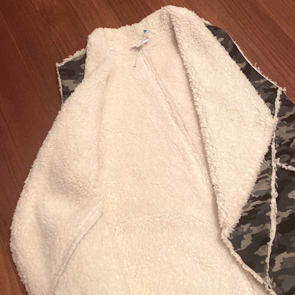 LuloRoe Camo Ladies Vest with Pockets - Sz S - Picture 6 of 11